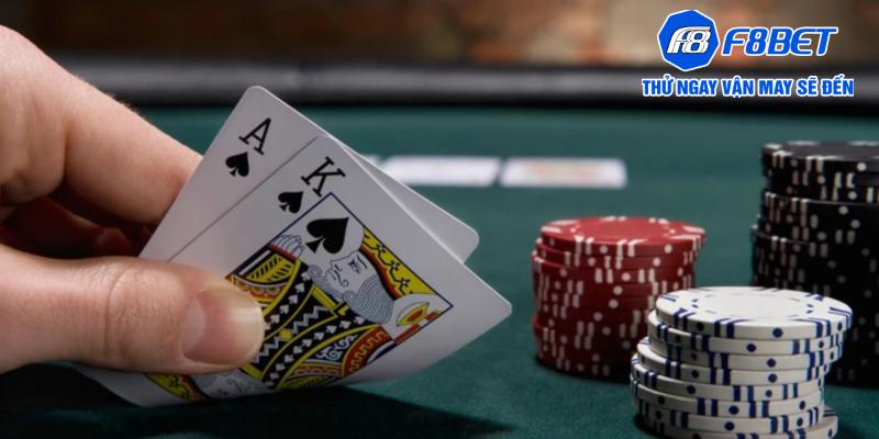 Poker online là gì?